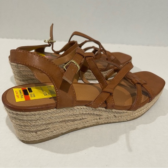 Women’s White Mountain Swayze Brown Platform Sandals Size 10 US! - Picture 9 of 10